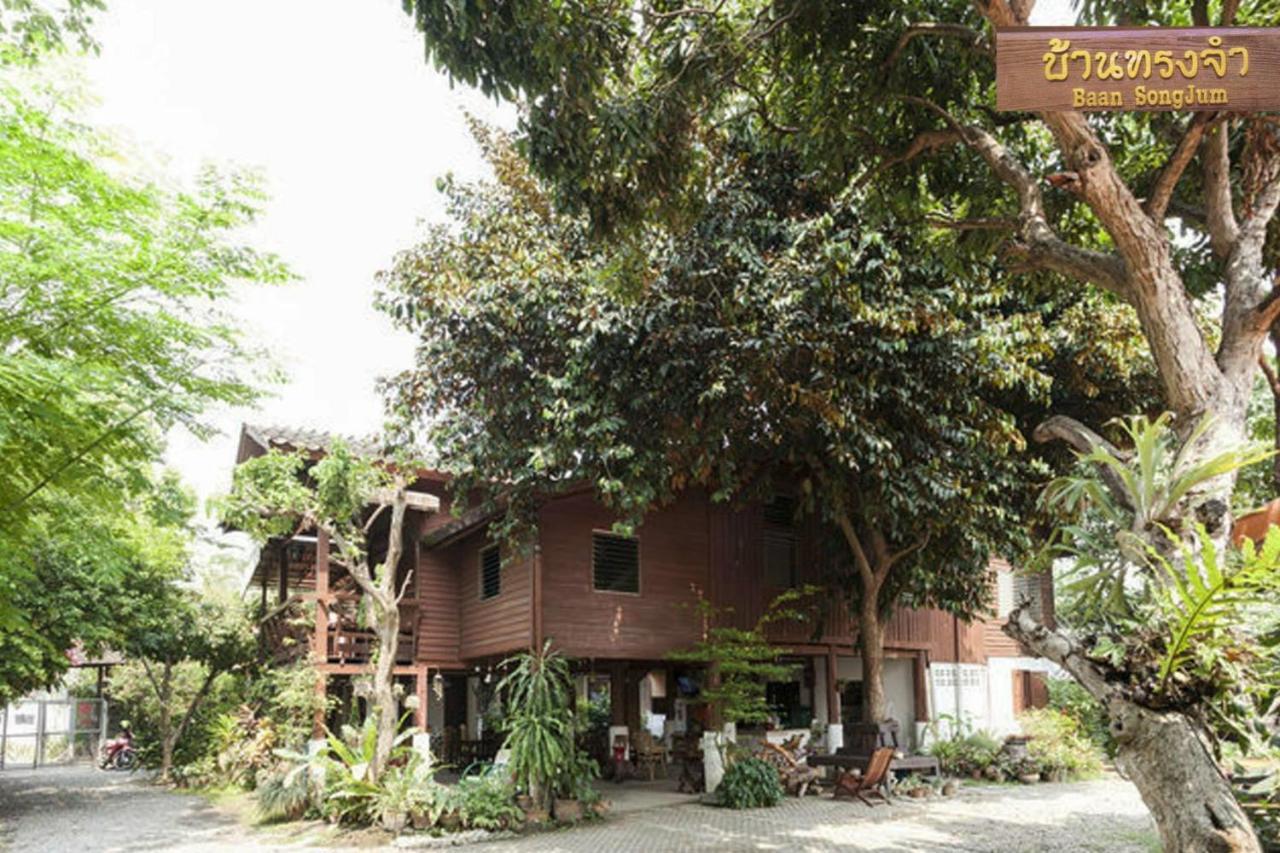 Hotel Baan Songjum Chiang Mai Exterior foto